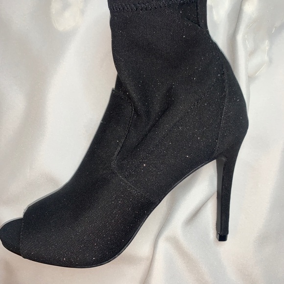 open toed heels - Picture 2 of 4